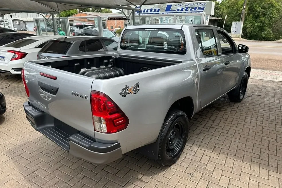 Toyota Hilux em um concessionário