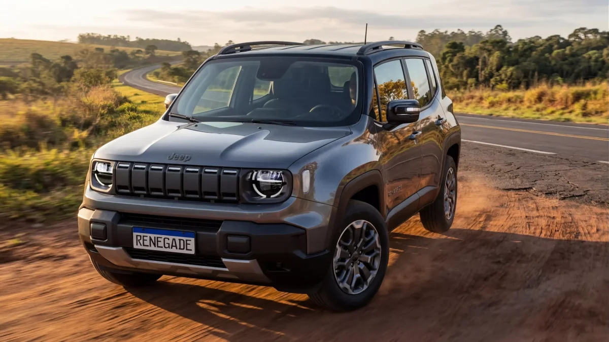 Jeep Renegade Altitude na estrada.