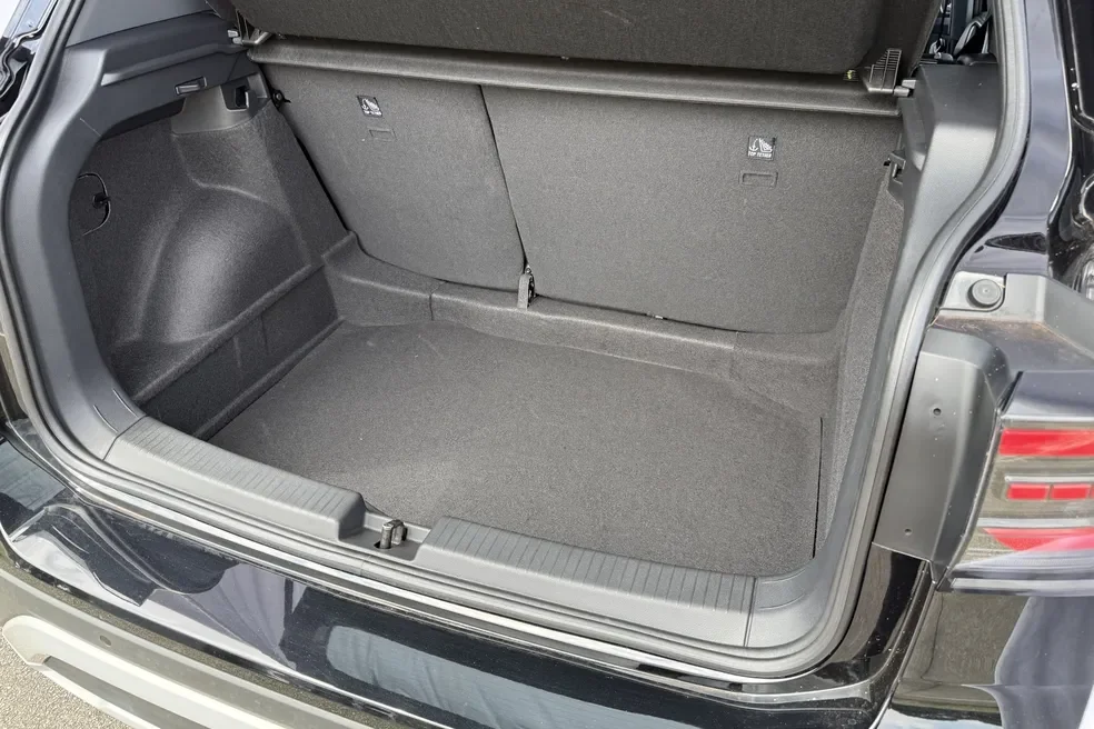 Detalhe traseiro do Volkswagen T-Cross.