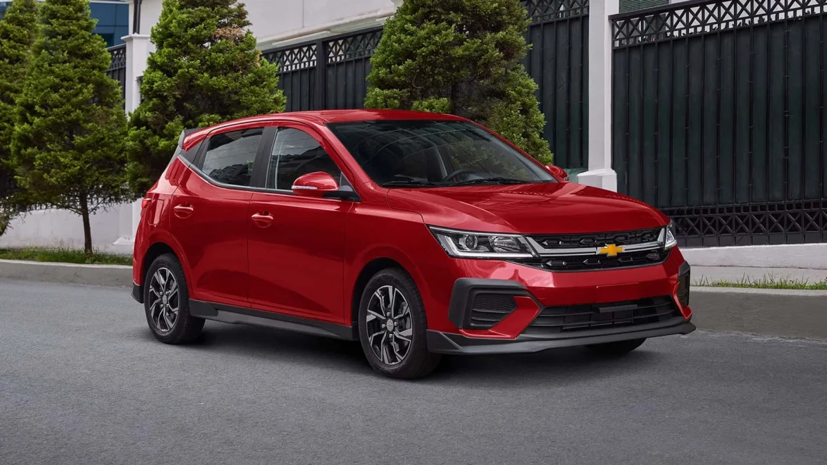 Chevrolet Aveo 2025 estacionado