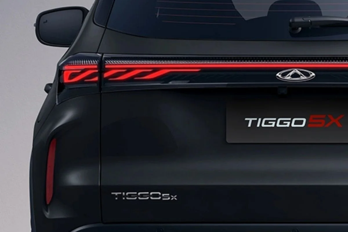 Caoa Chery Tiggo 5X 2027 com bagageiro aberto.