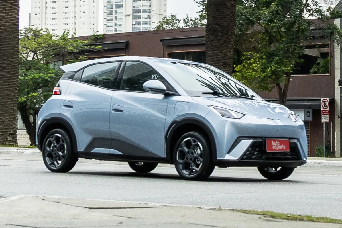 BYD Dolphin Mini em movimento