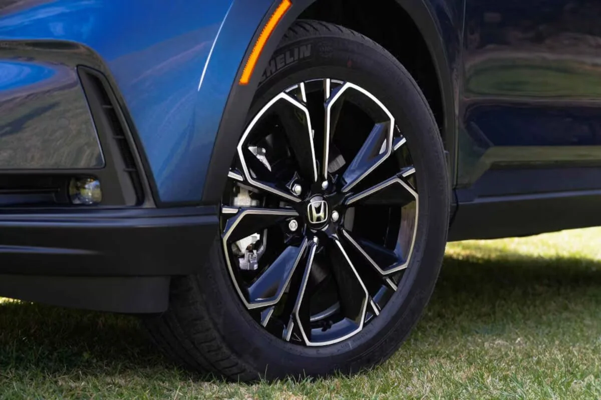 Detalhe de roda do Honda HR-V.