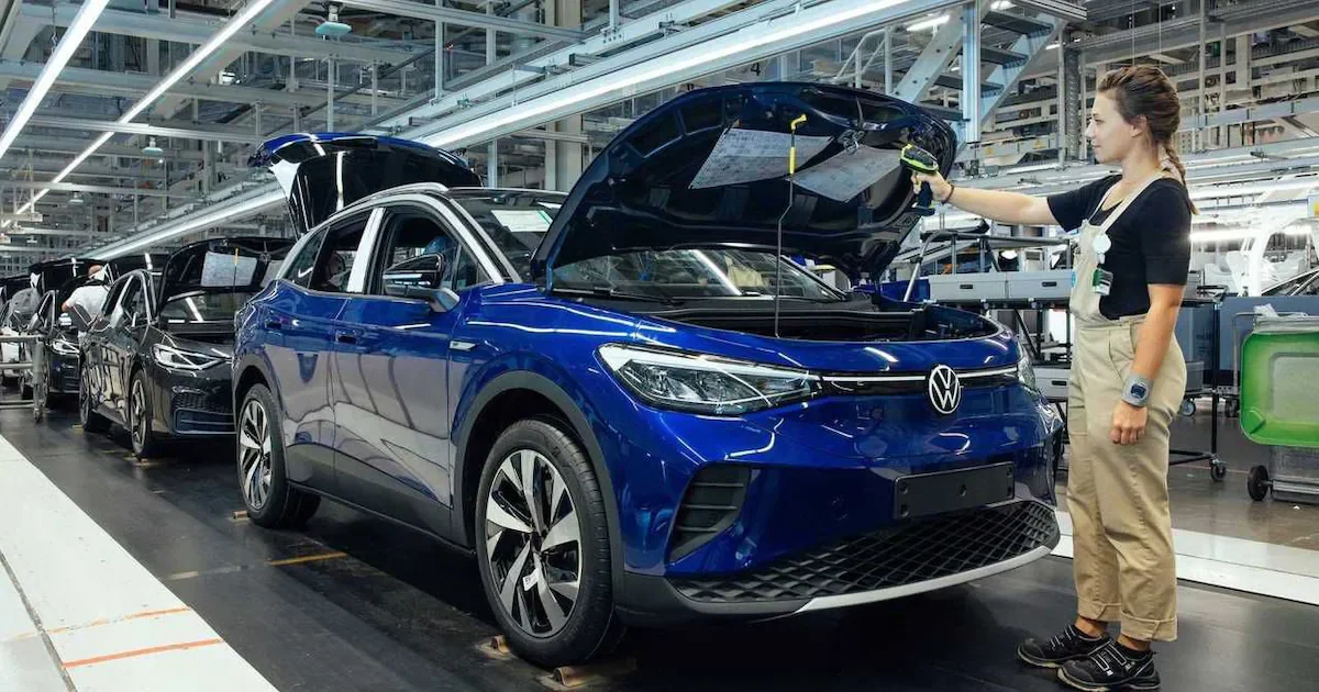 Modelo do VW Atlas em linha de montagem