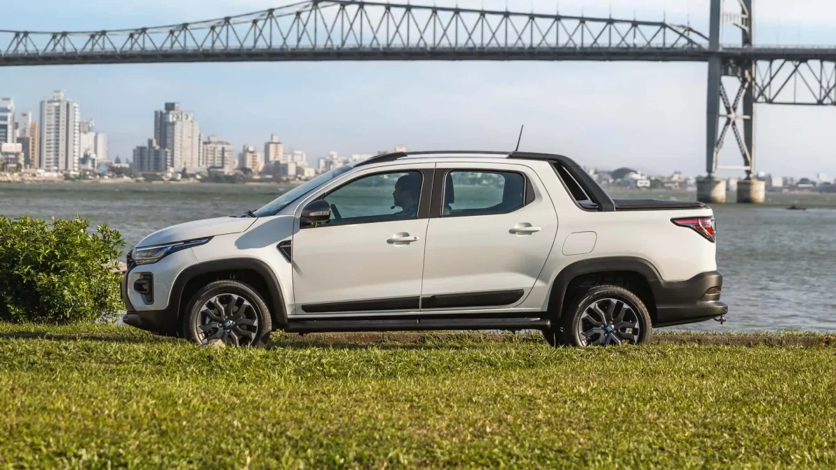 Fiat Strada 2024 cabine dupla