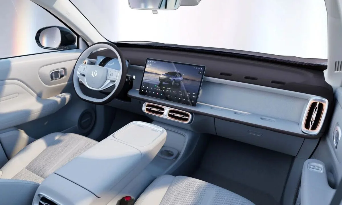 Interior moderno do Leapmotor B10 com design futurista.