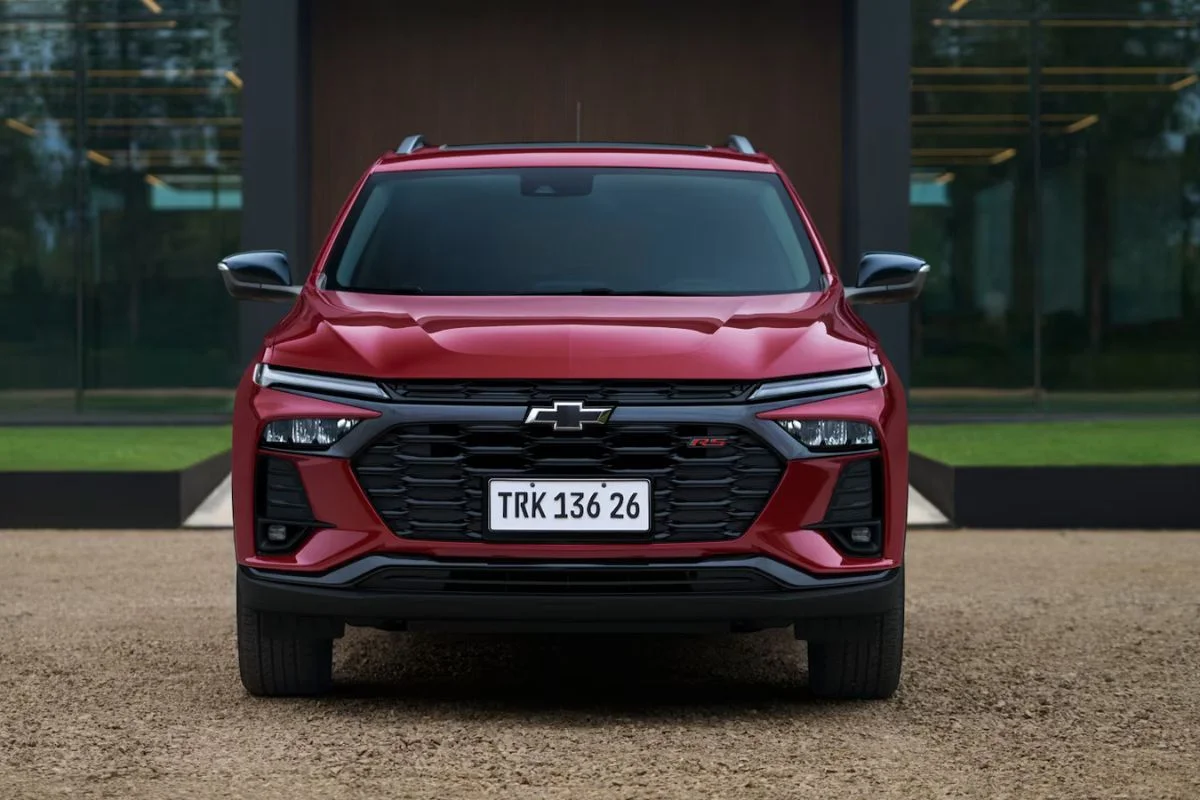 Frente imponente do Chevrolet Tracker RS