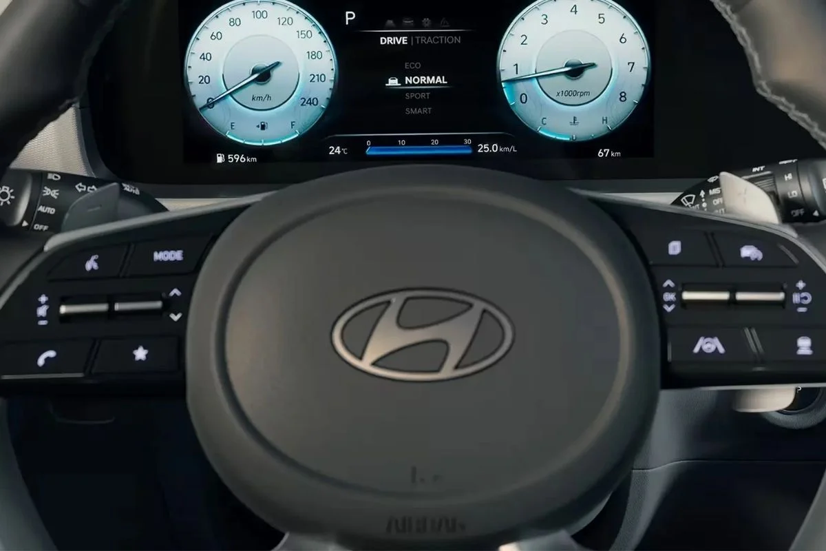 Interior do Hyundai Creta mostrando tecnologia