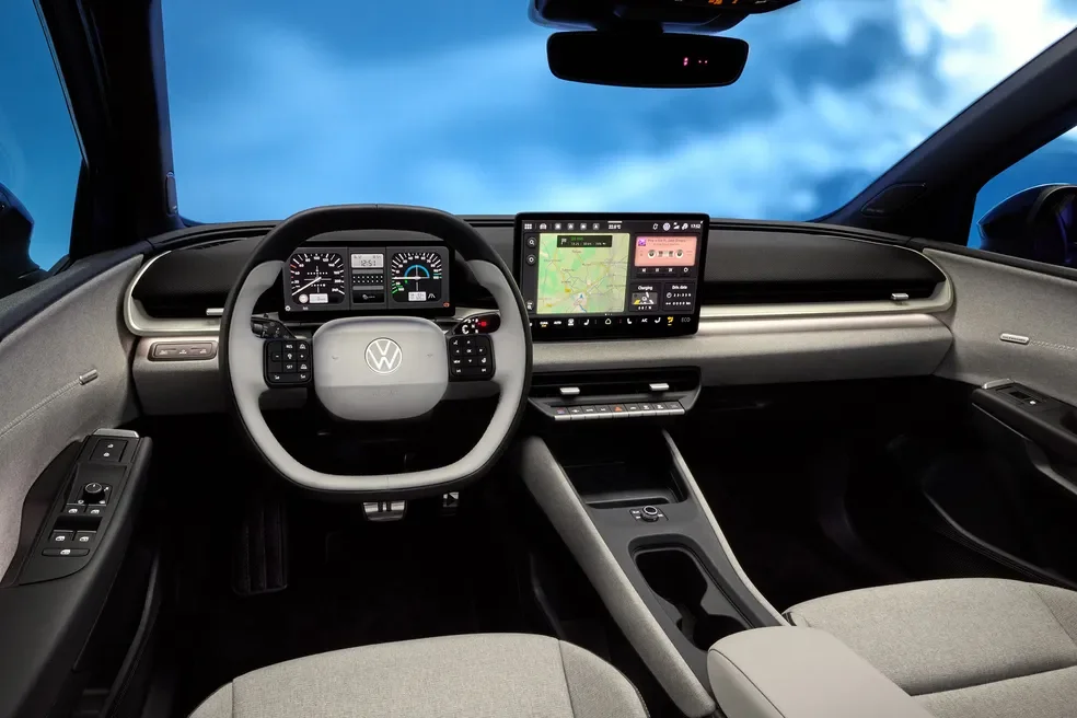 Interior do Volkswagen ID. Polo com painel digital.