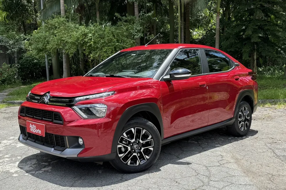 Citro&euml;n Basalt Shine T200 2026 em destaque