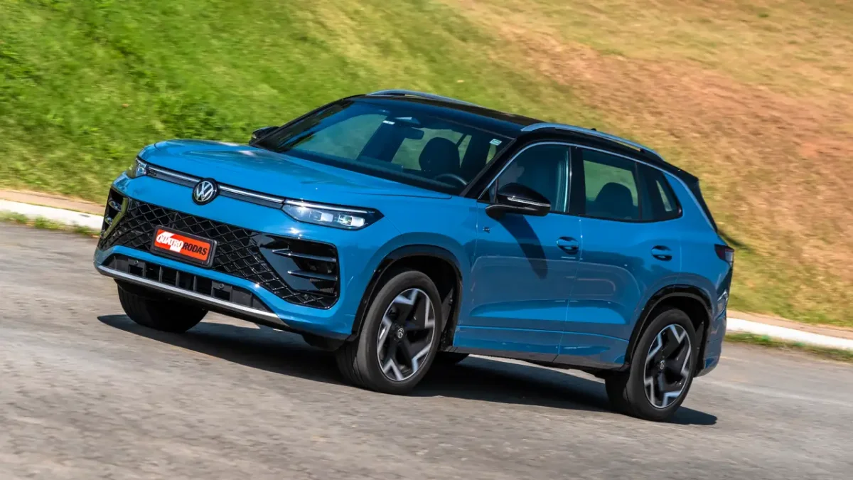 Volkswagen Tiguan R-Line 350TSI 4MOTION 2027 na estrada