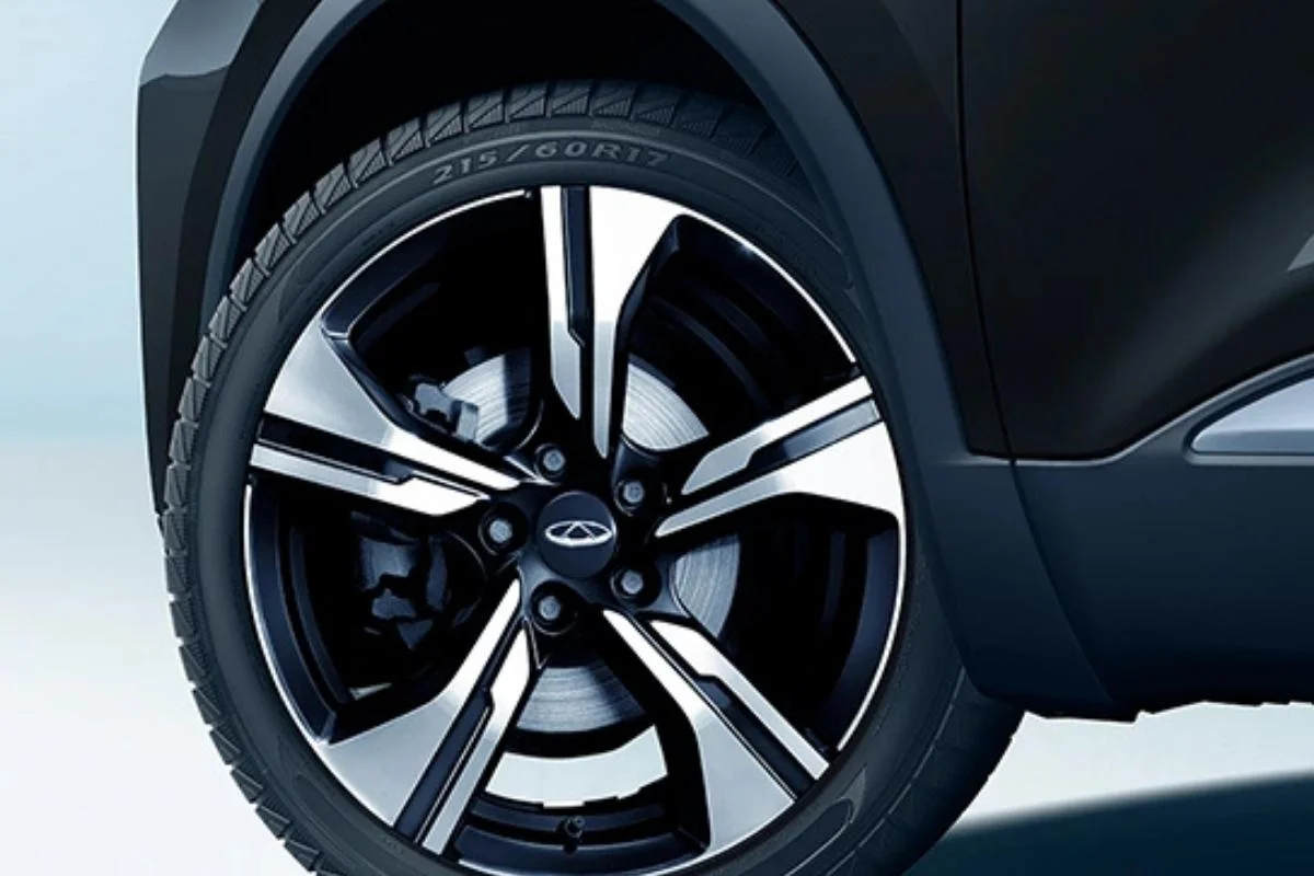 Rodas de liga leve diamantadas do Tiggo 5X.