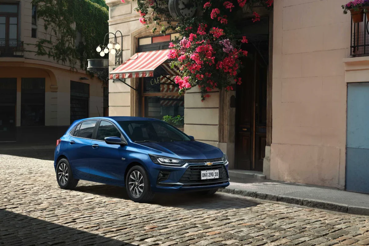 Vista traseira do Chevrolet Onix