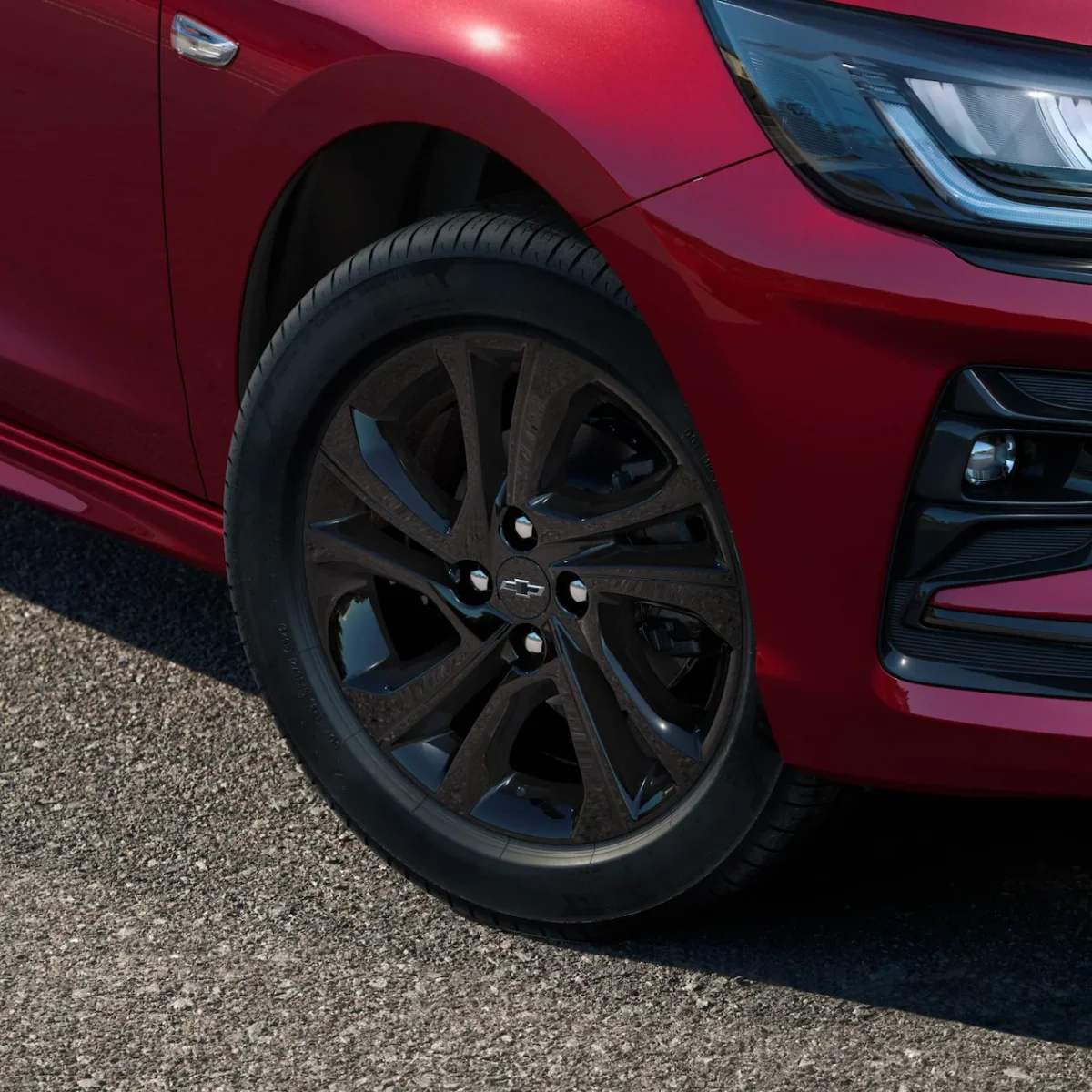 Detalhe da roda e lateral do Chevrolet Onix