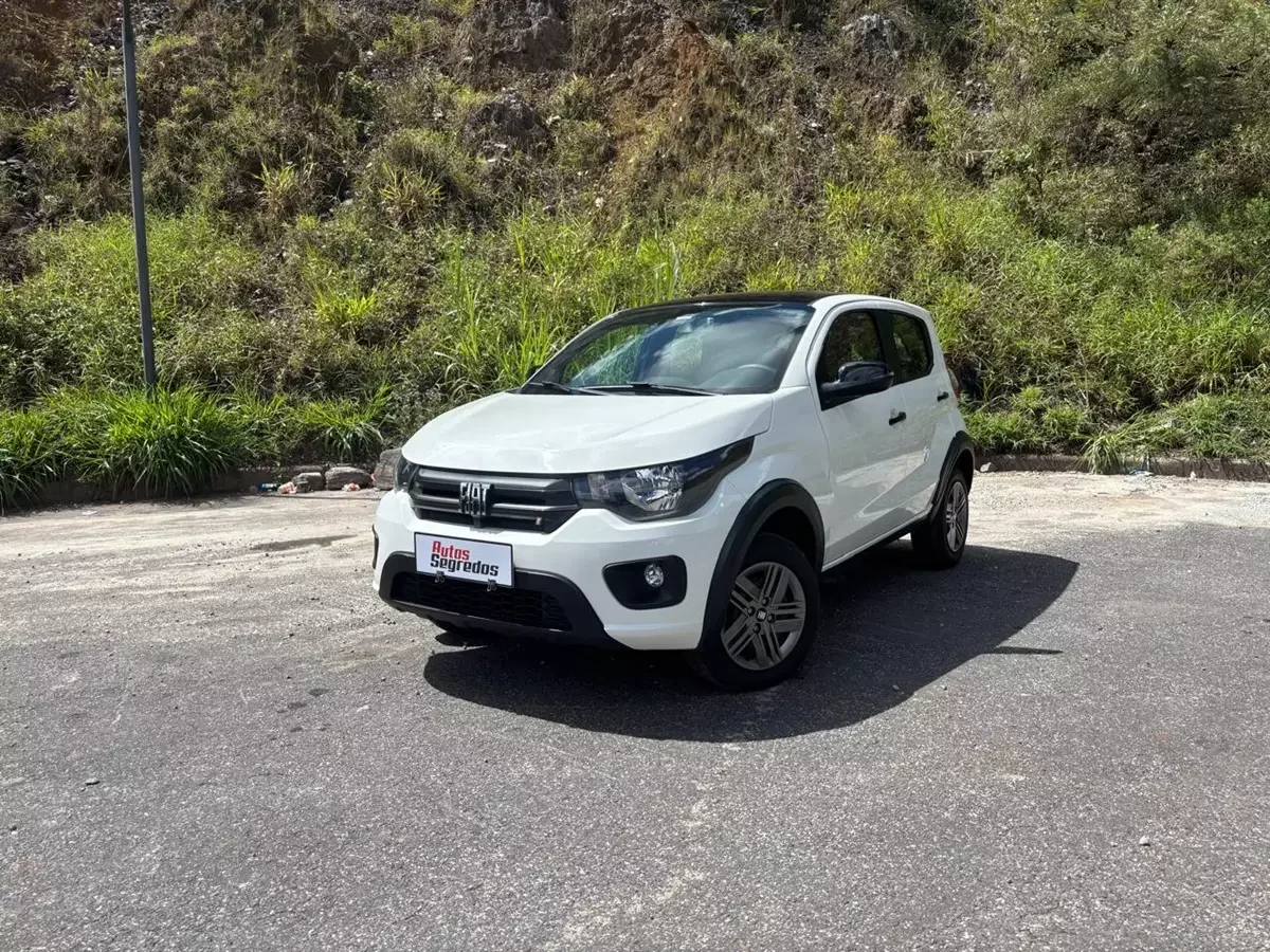 Fiat Mobi Like 2026 em área externa