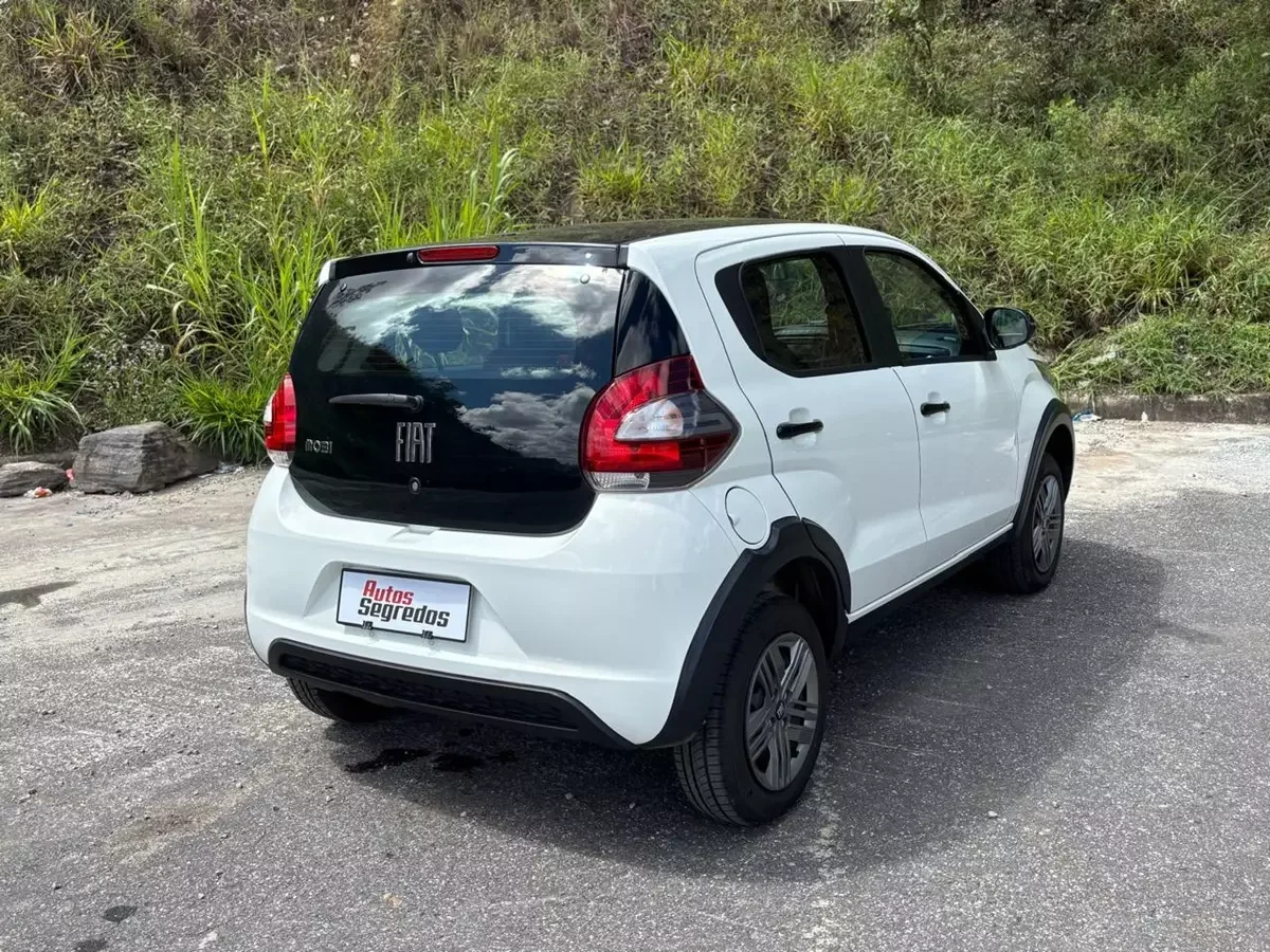 Vista traseira do Fiat Mobi Like 2026