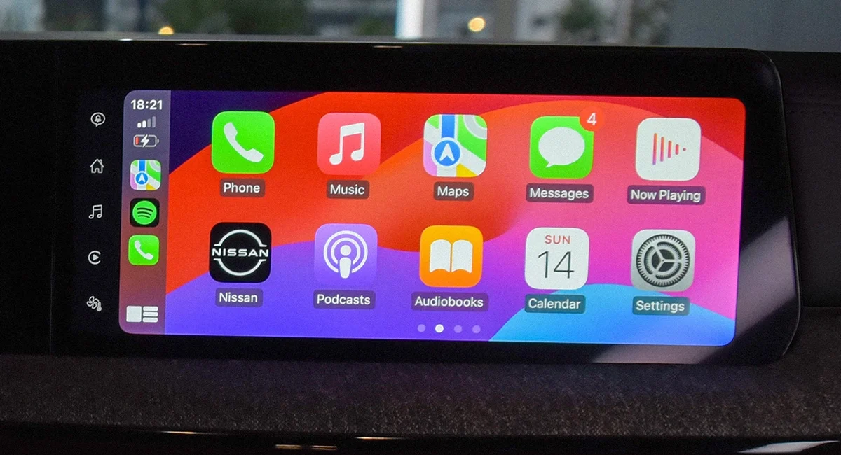 Tela do Apple CarPlay no Nissan Kicks.