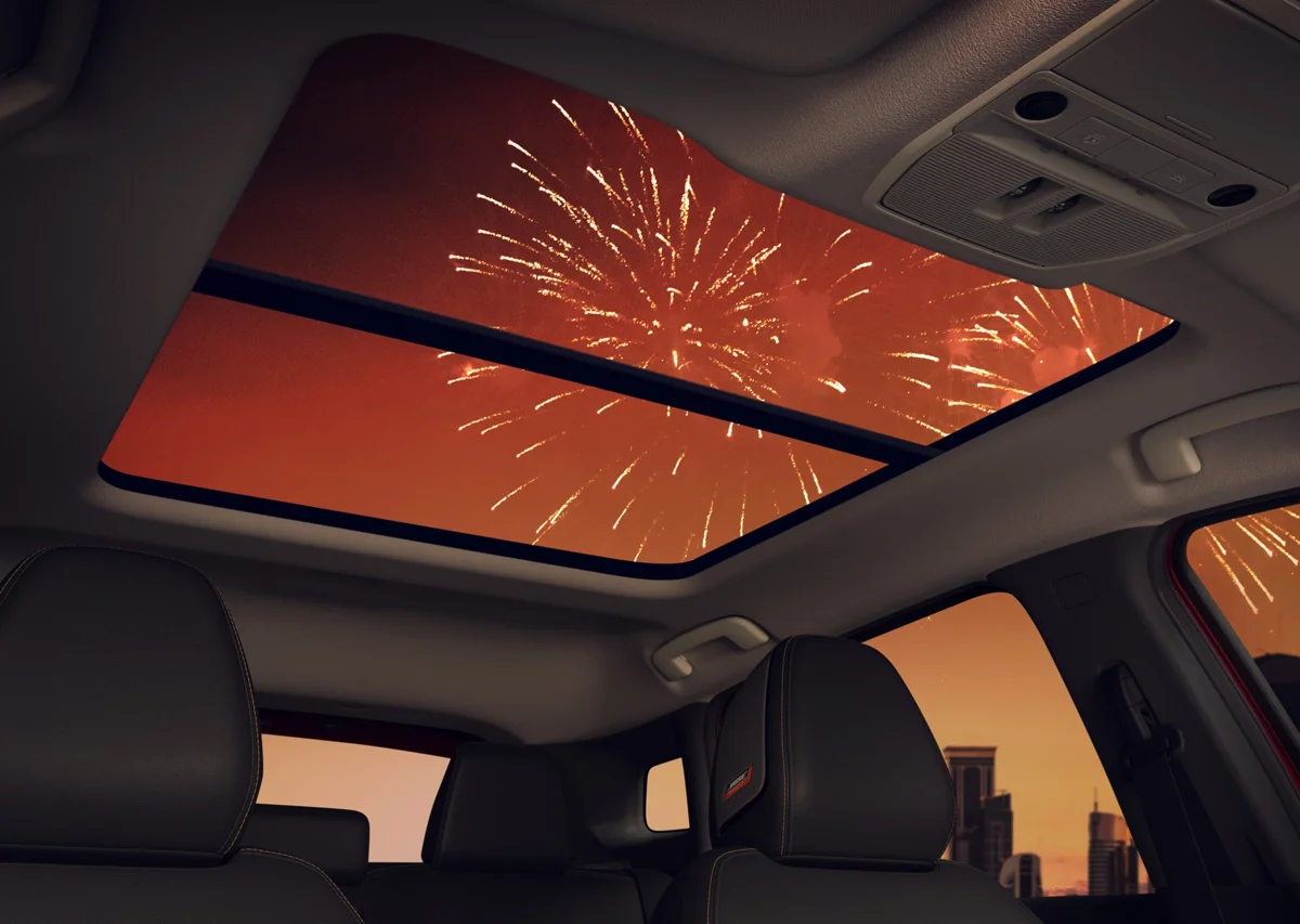 Interior espaçoso do Nissan Kicks 2025.