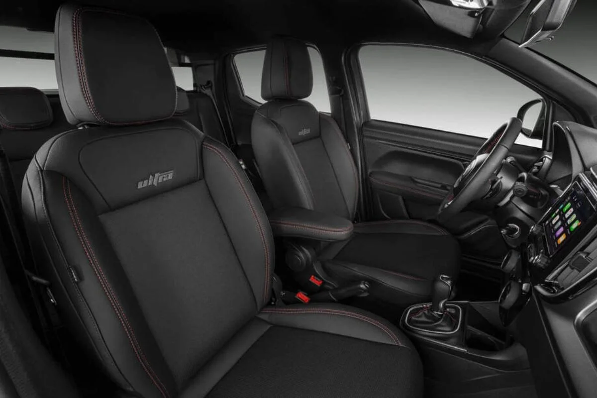 Interior da Fiat Strada.