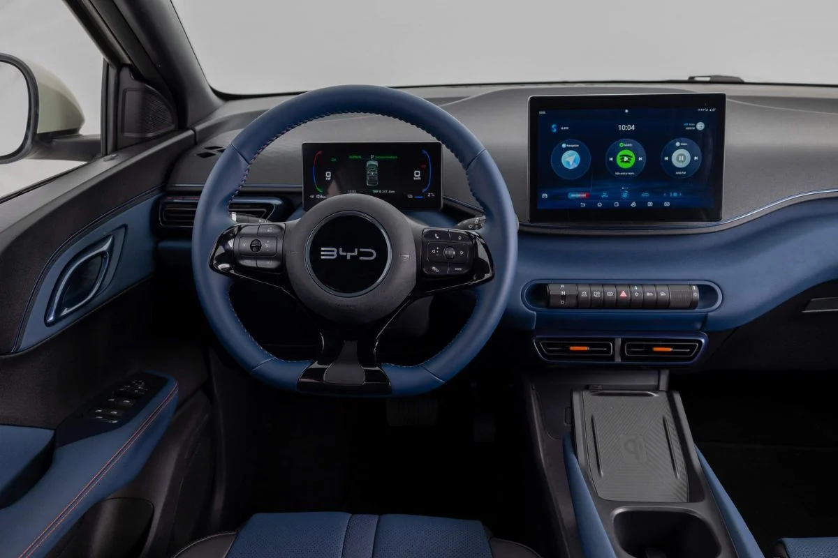 BYD Dolphin Mini 2026 em destaque