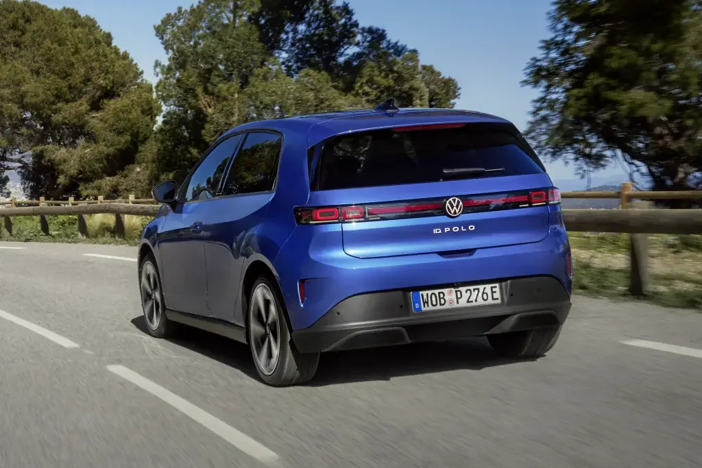Vista traseira do Volkswagen ID. Polo 2027