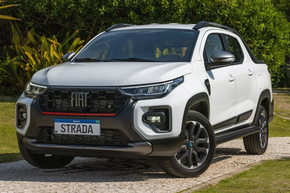 Fiat Strada Ultra 2024 visto de frente