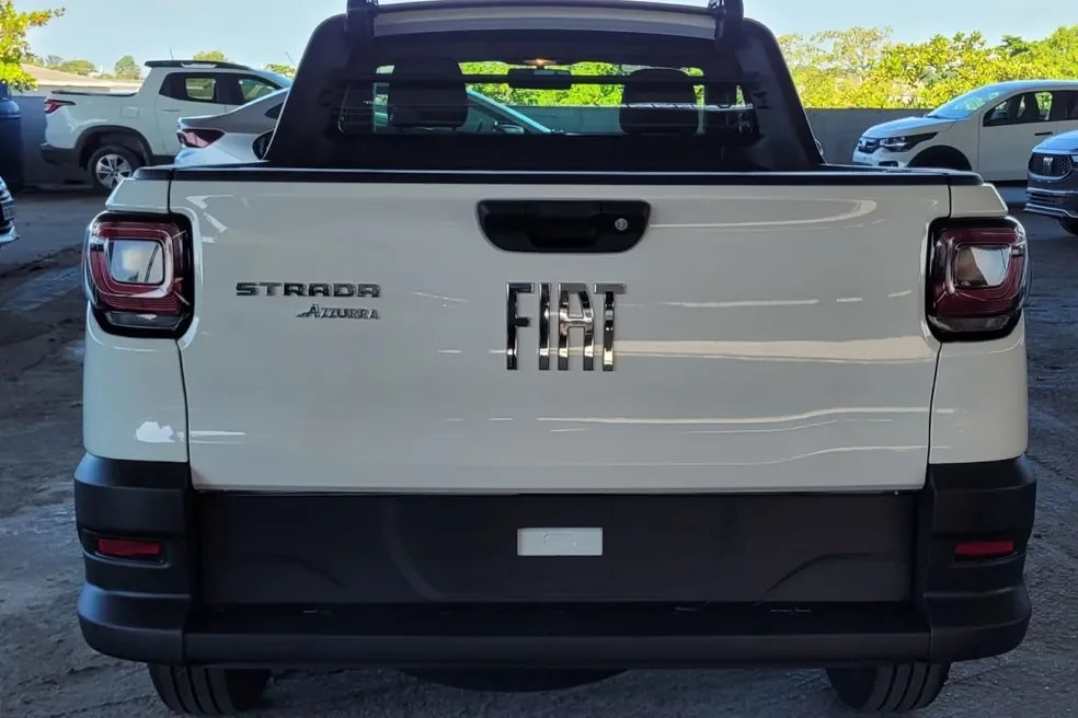 Fiat Strada vista da parte traseira