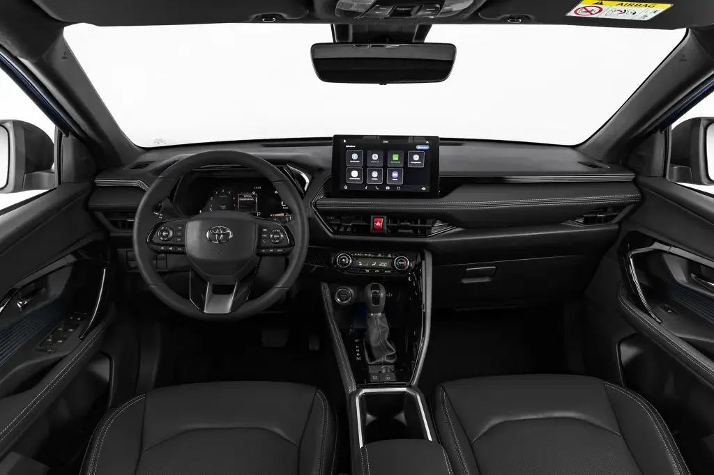 Interior do Toyota Yaris Cross 2026