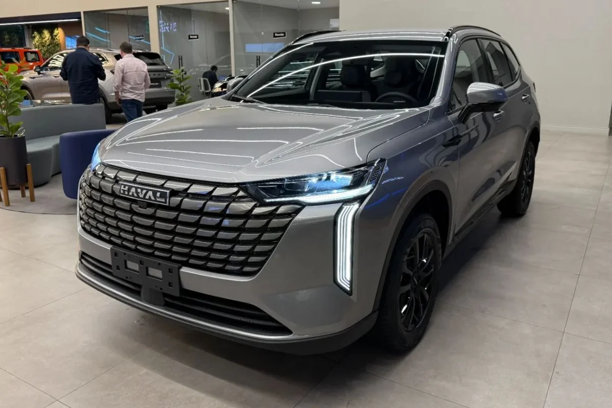 GWM Haval H6 em exibição de perfil