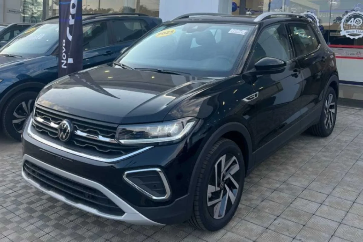Volkswagen T-Cross Highline 2025 em exibição