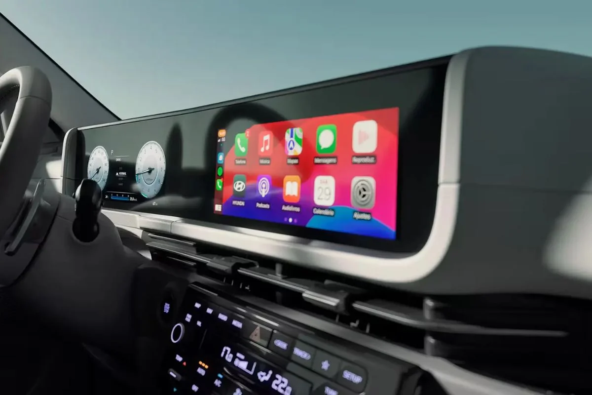 Painel digital de um veículo SUV